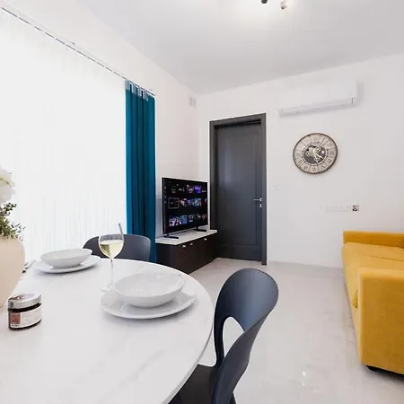 Ph Jacuzzi &stunningterrace Near Tarxien Temples Appartamento Il-Fgura