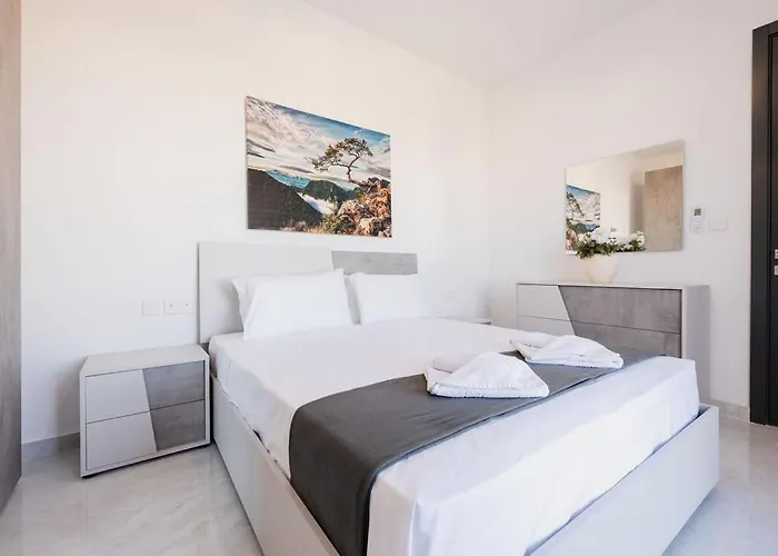 Ph Jacuzzi &stunningterrace Near Tarxien Temples *